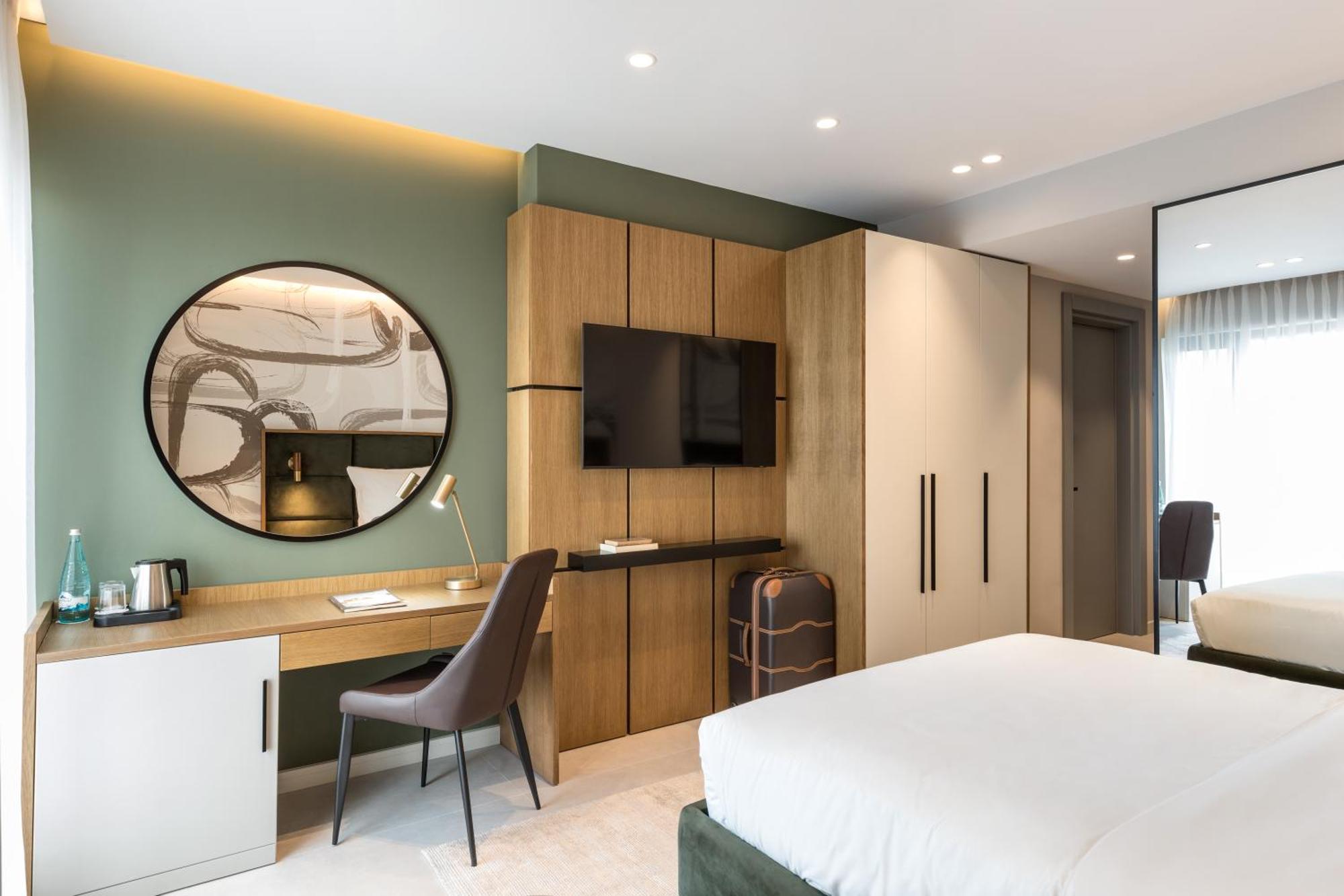 Mercure Tirana Bagian luar foto