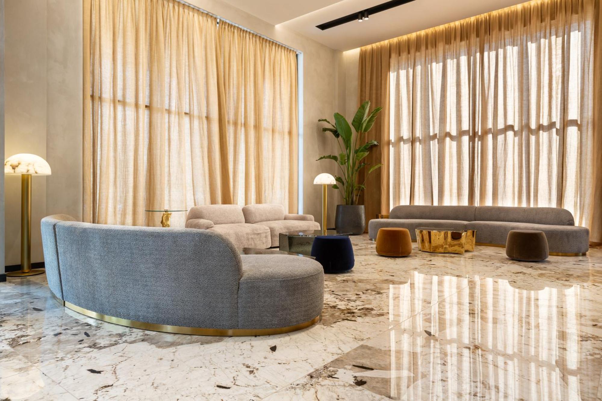 Mercure Tirana Bagian luar foto