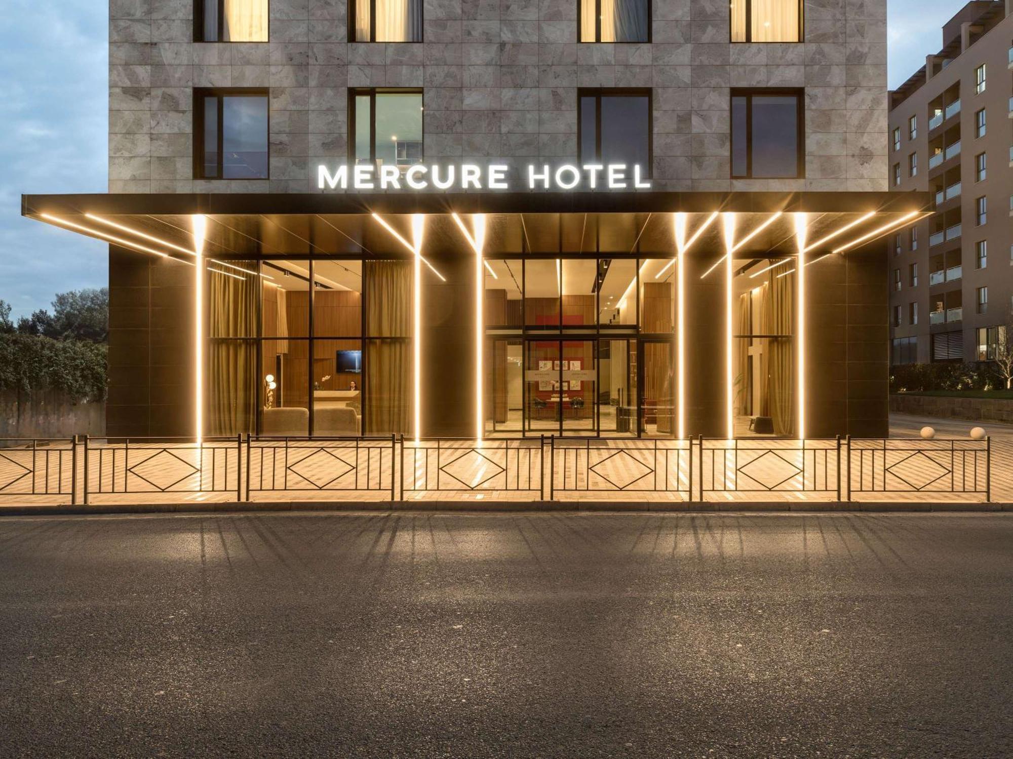Mercure Tirana Bagian luar foto