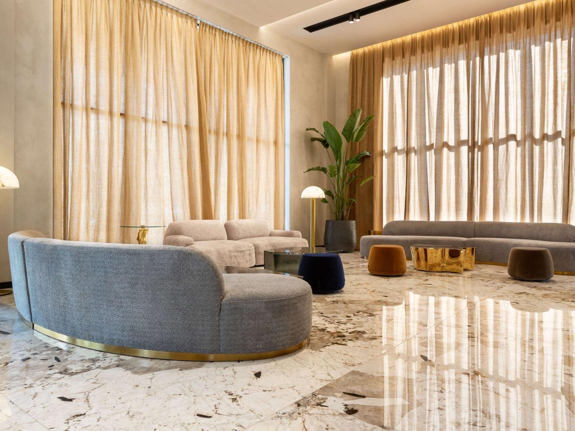 Mercure Tirana Bagian luar foto