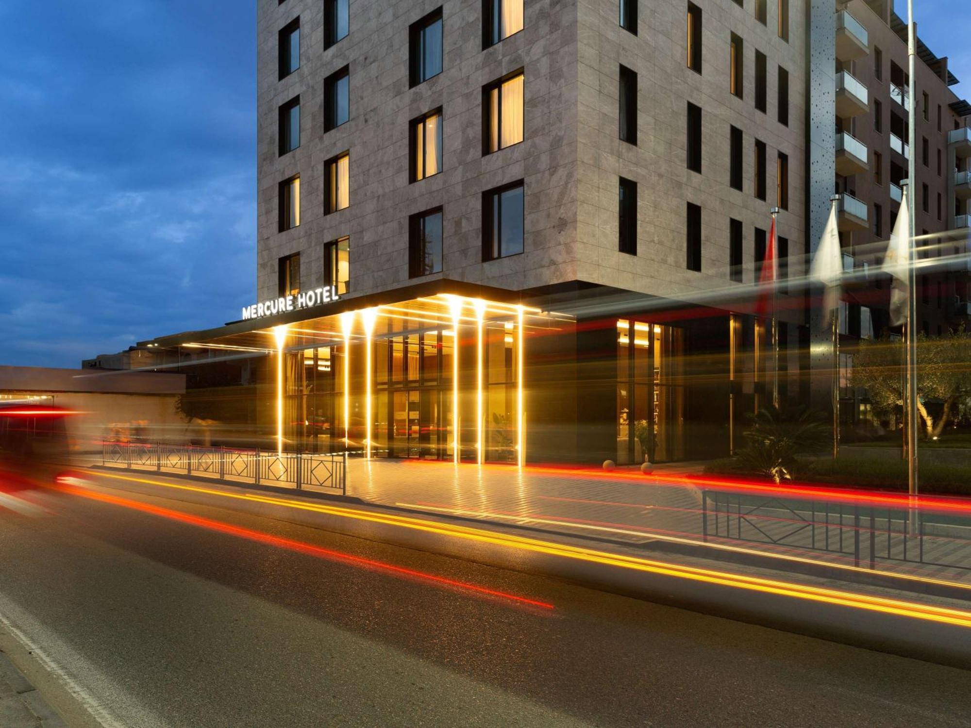 Mercure Tirana Bagian luar foto