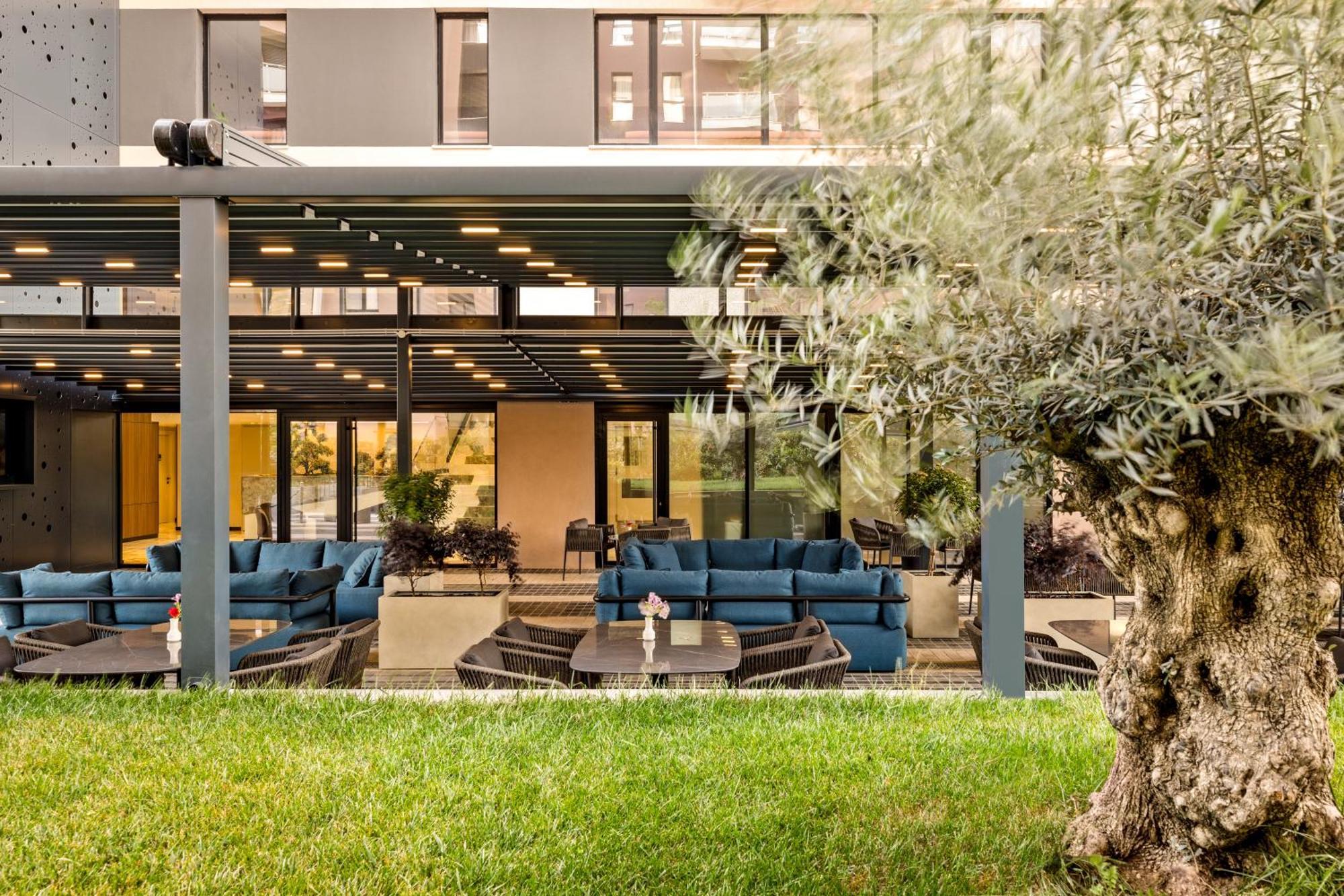Mercure Tirana Bagian luar foto