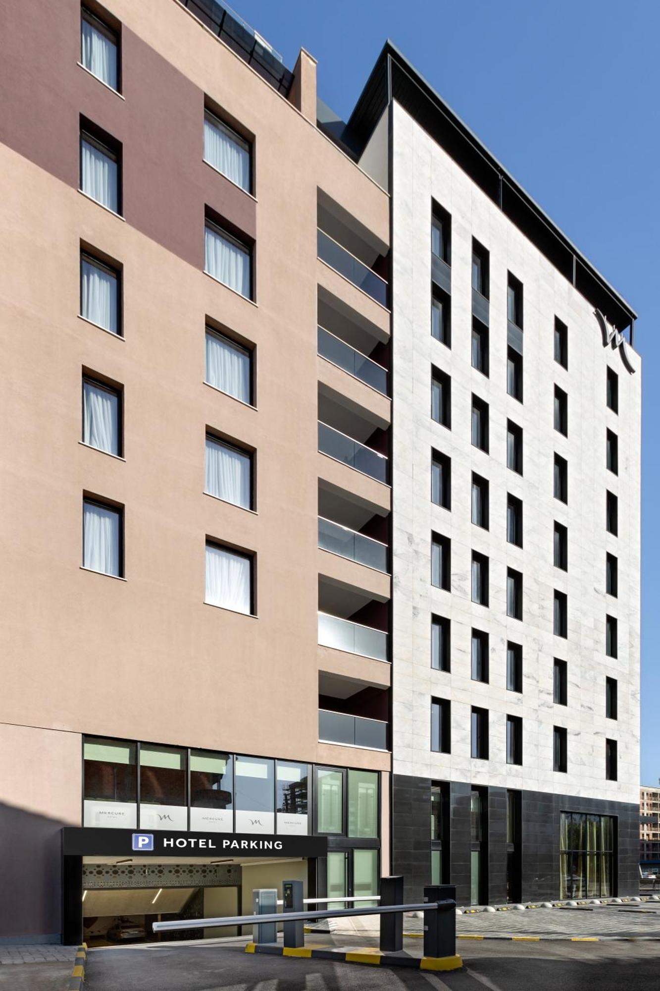 Mercure Tirana Bagian luar foto