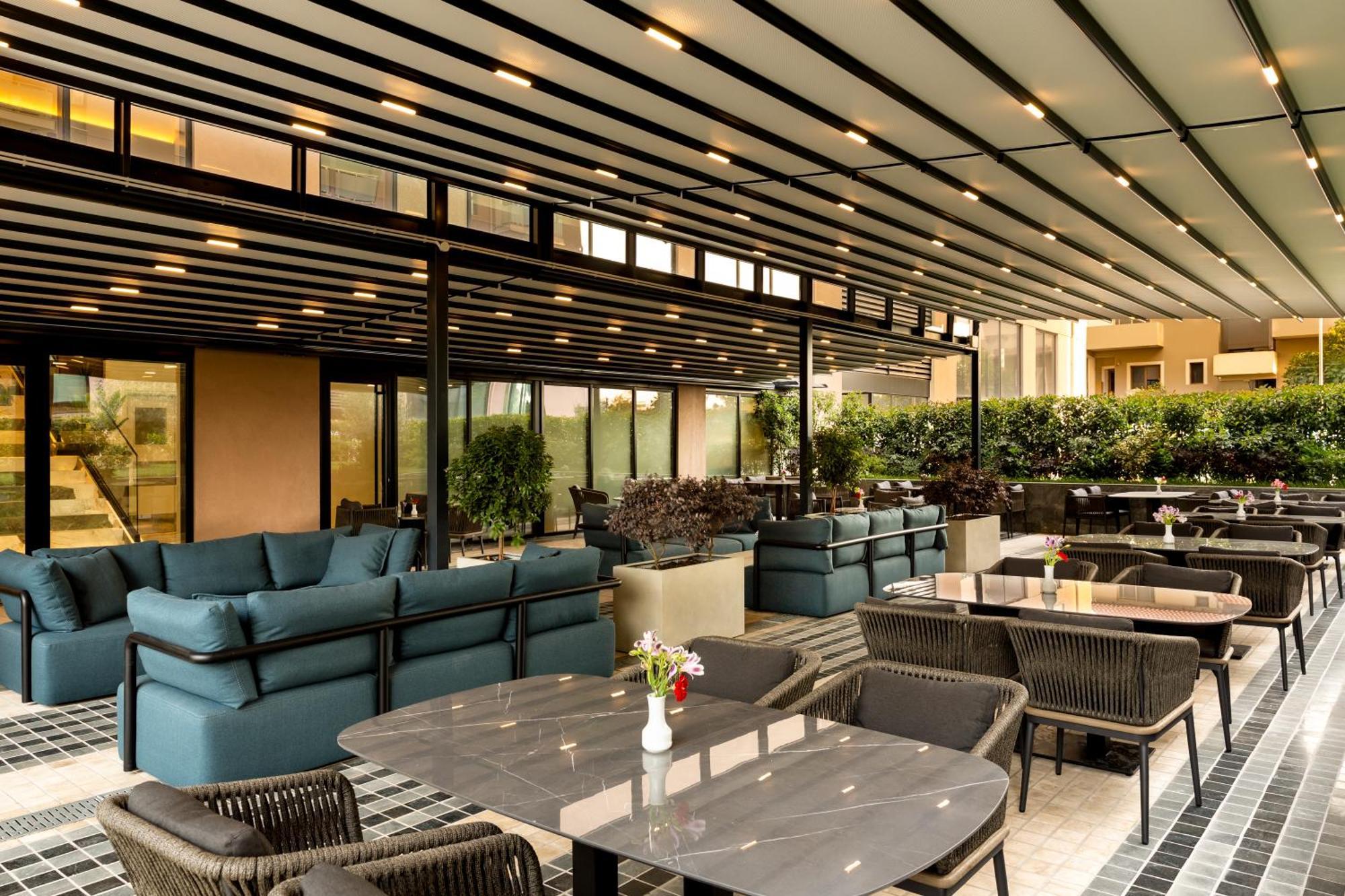 Mercure Tirana Bagian luar foto